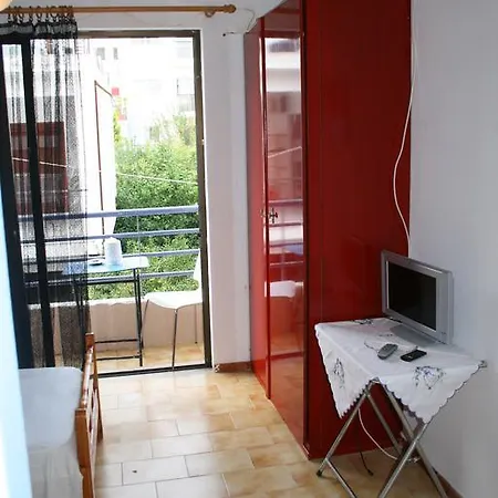 Apartament Pavlaras *