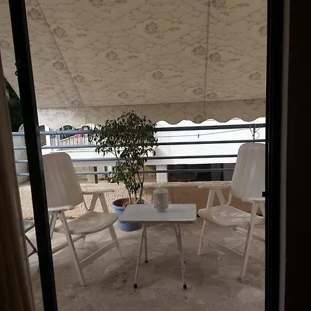 Pavlaras Apartament *